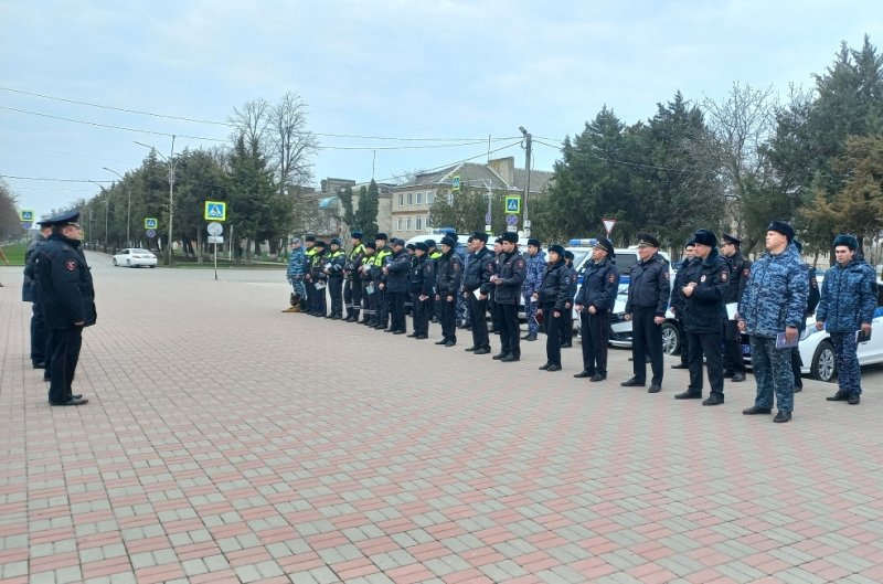 В Курском округе прошел строевой смотр и инструктаж нарядов полиции