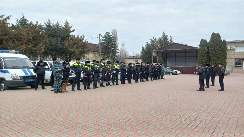 В Курском округе прошел строевой смотр и инструктаж нарядов полиции