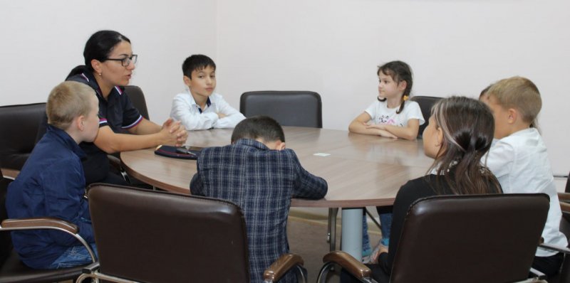 В Курском округе полицейские встретились с детьми из реабилитационного центра